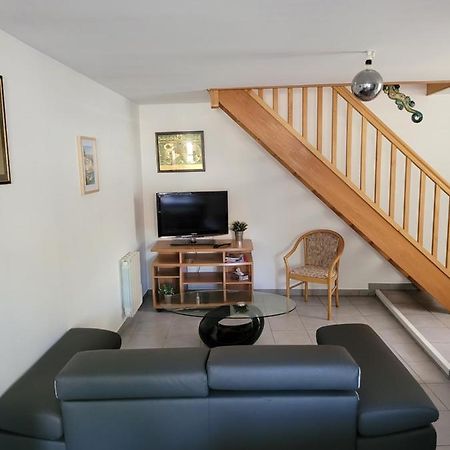 Appartement Meuble Duplex T3. Baume-les-Dames Exterior foto